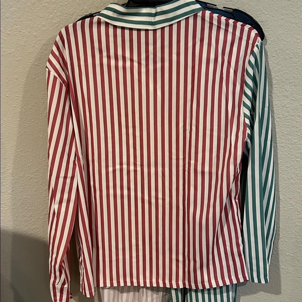 FUN HOLIDAY PAJAMAS FOR THE FAMILY- six pair available - Picture 5 of 5